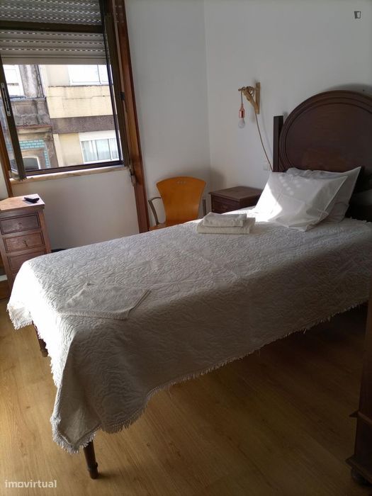 Quarto - localizado em Miragaia Porto