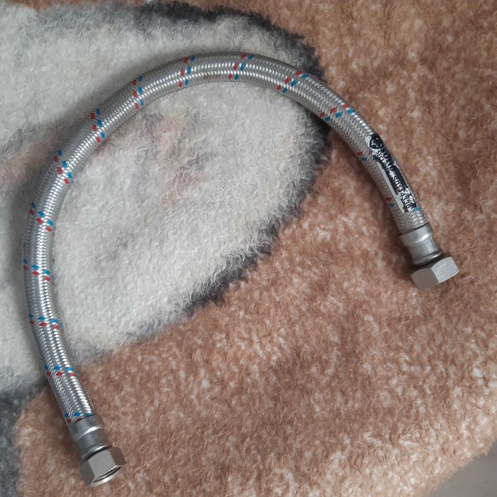 Wężyk przyłączeniowy do wody 3/4" x 3/4" x 600mm w oplocie metalowym