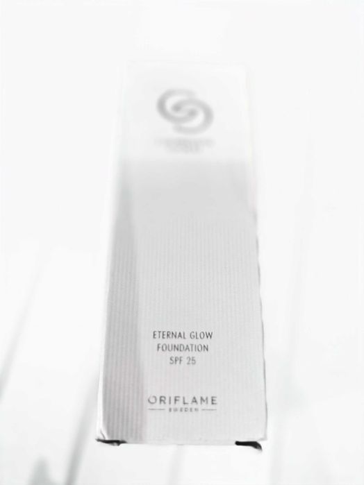 Podkład do twarzy Giordani Gold SPF 25
