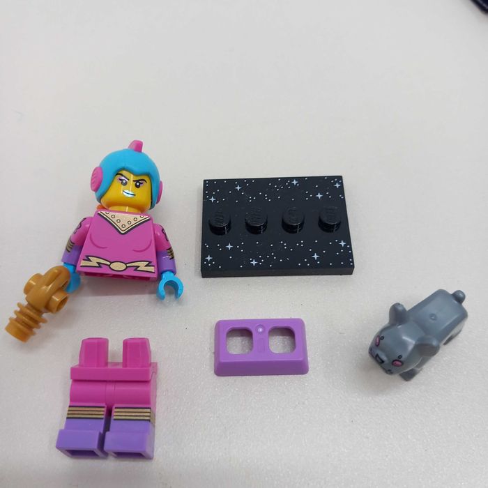 Lego Minifigures Seria 26 Kosmos 71046  Kosmiczna bohaterka retro #4
