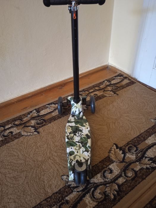 Продам самокат стан нового.
