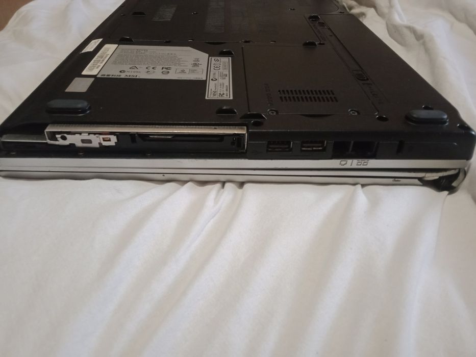 Ноутбук на запчастини