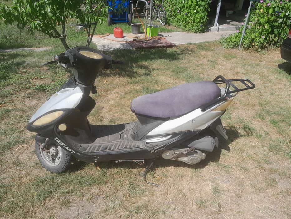 Скутер Defiant DT50QT1
