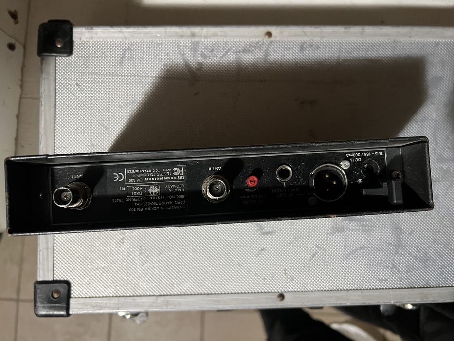 seenheiser радиомикрофон ,мікрофон,радіомікрофон ew300