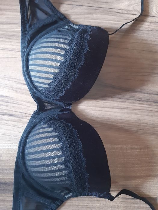 Бюстик  жіночий.