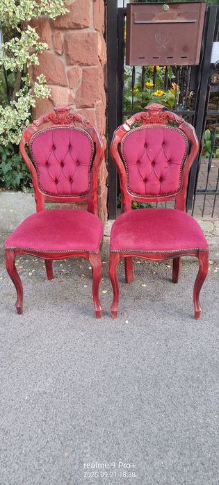 Oryginalne krzesła sprzedam