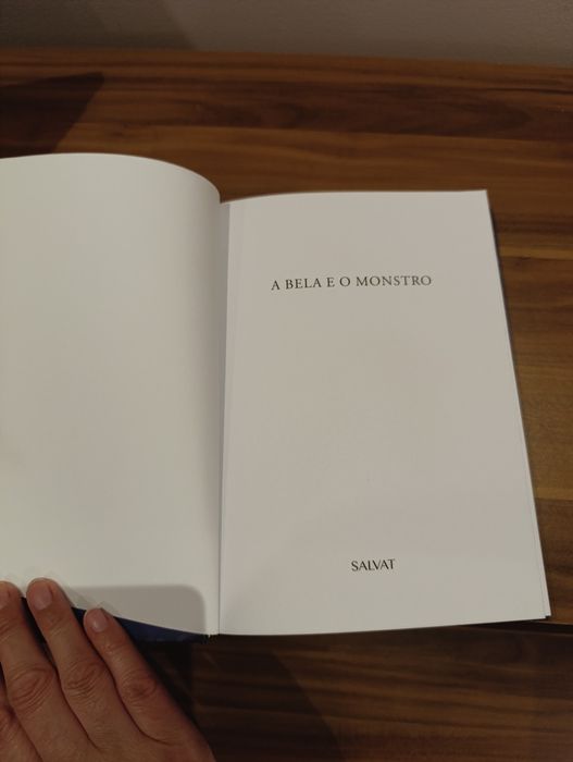 Livro de história da Disney Bela e o monstro
