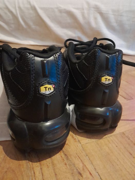 Ténis pretos estilo Air Max – Novos