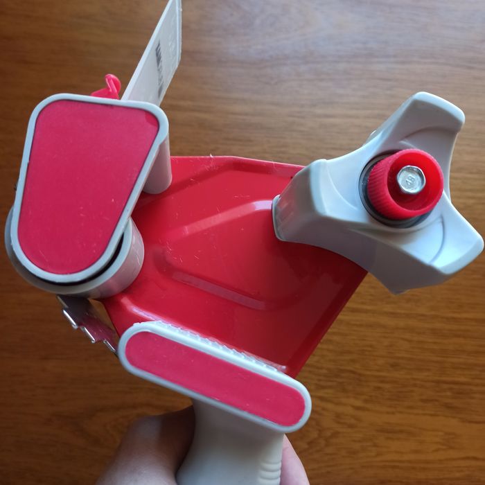 Диспенсер для скотча