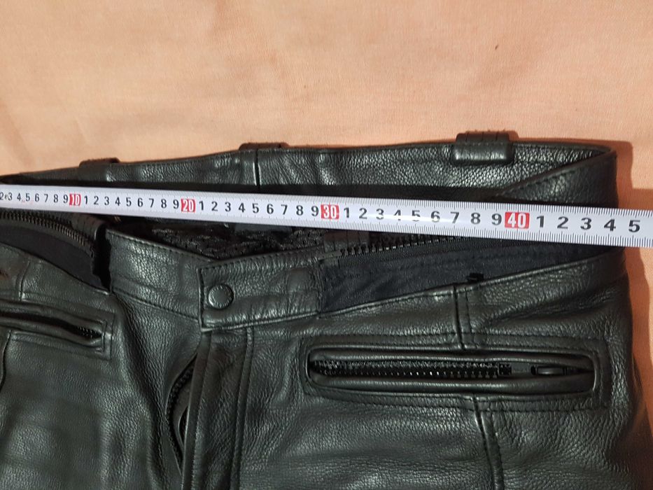 Байкерские штаны кожаные.