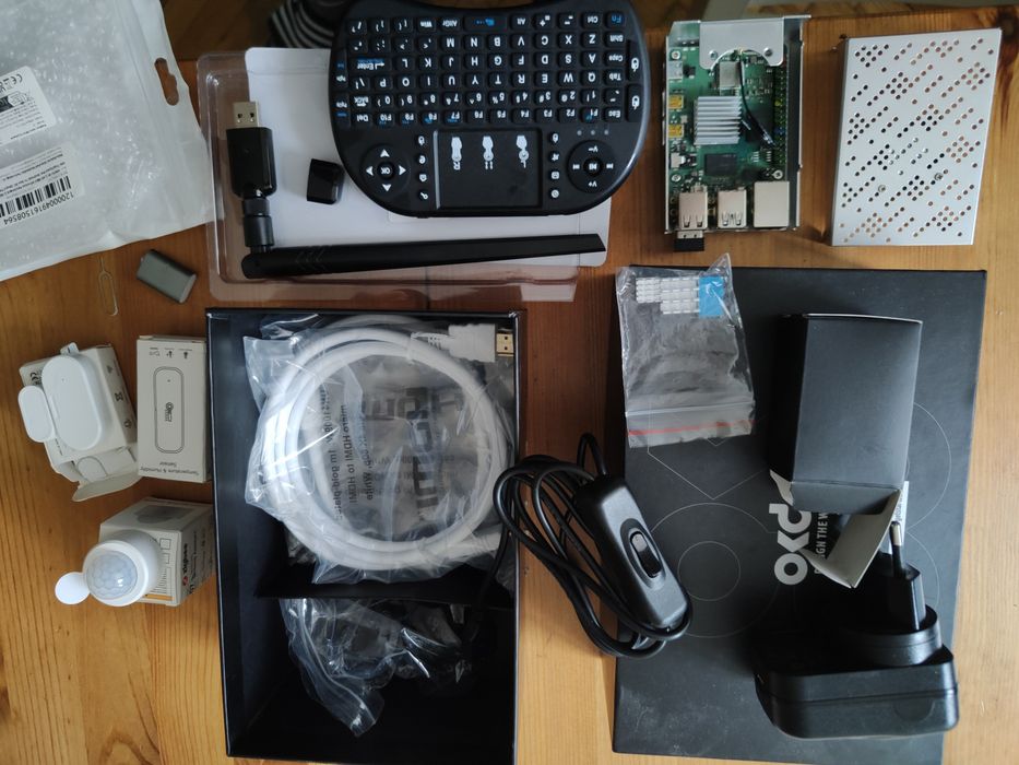 Komputer radxa rock pi 4c+ jak raspberry pi z akcesoriami zigbee