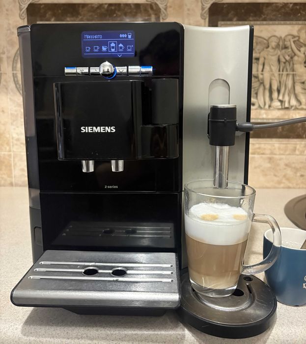 Кофеварка Siemens серії EQ.7 кофемашина кавоварка є відео!