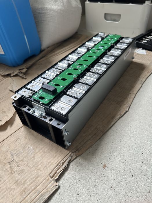 Продам модуль Lifepo4 16s 51.2V 32Ah 1.64Квт з HV акумулятора під розбір або заміну 1,2,3 комірок