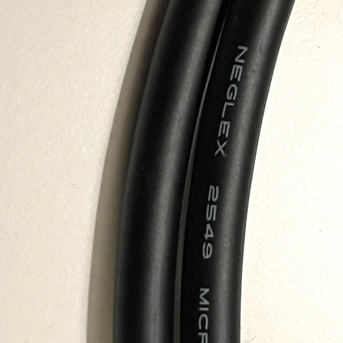 Interkonekt Mogami 2549 para 100cm. Wtyki RCA Neutrik.Nieużywany IDEAŁ