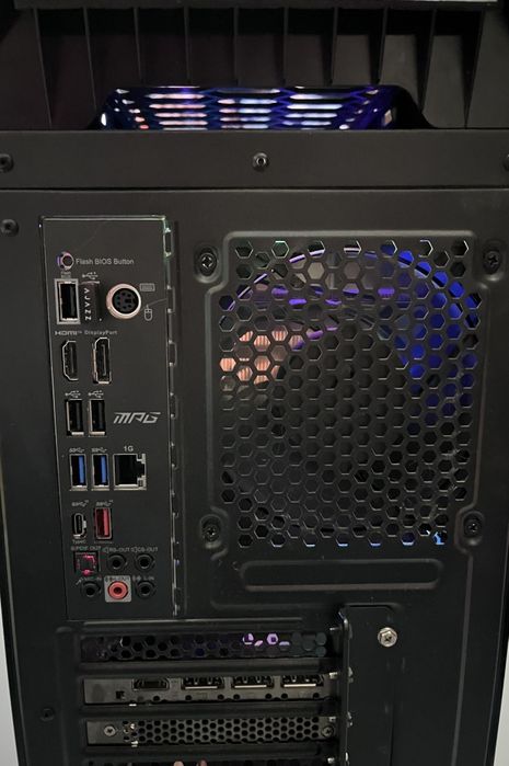 Продаю ігровий пк  RTX 3070 та Ryzen 7