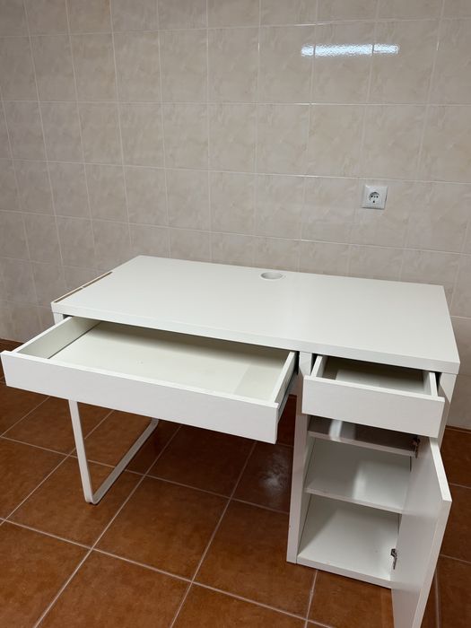 Secretaria “MICKE” IKEA