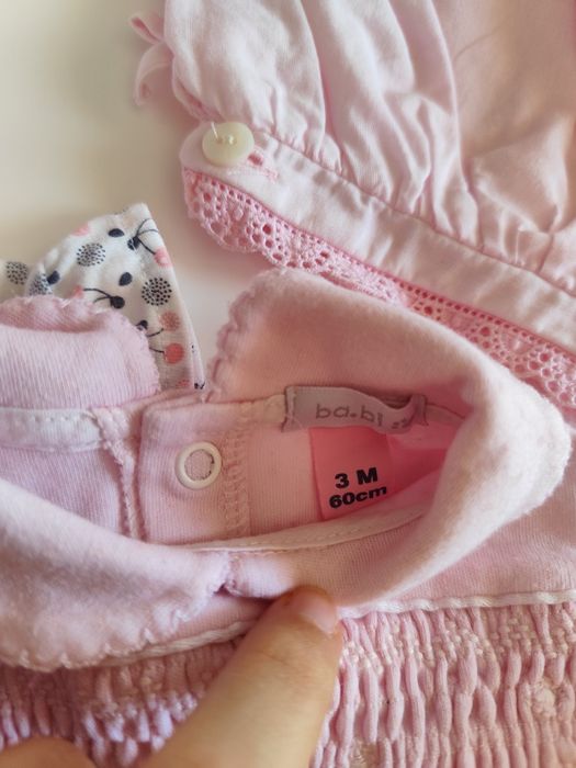 Roupa bebé menina (0-6m)
