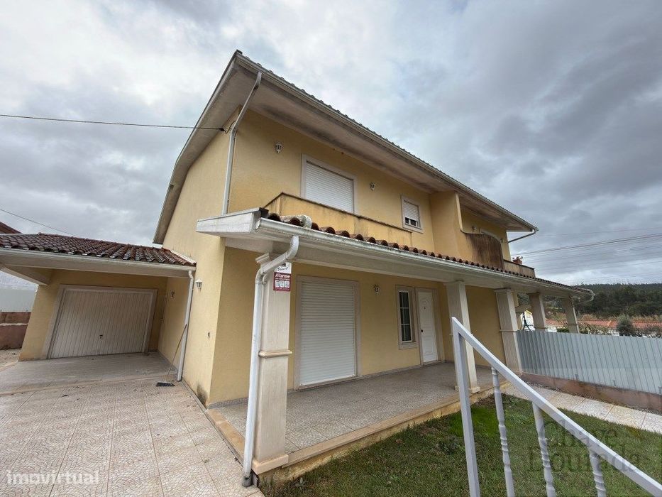 Moradia M3 com jardim e garagem - 17 minutos de Coimbra