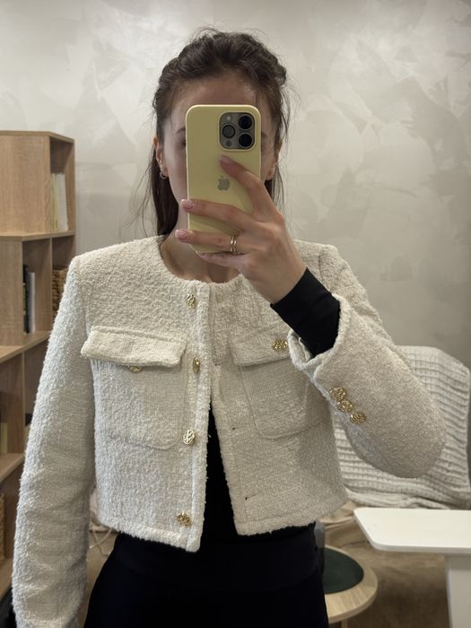 Білий жакет (твідовий піджак)