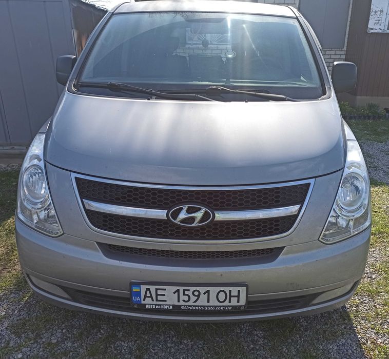 Автомобіль Hyundai Grand Starex 2012 рік