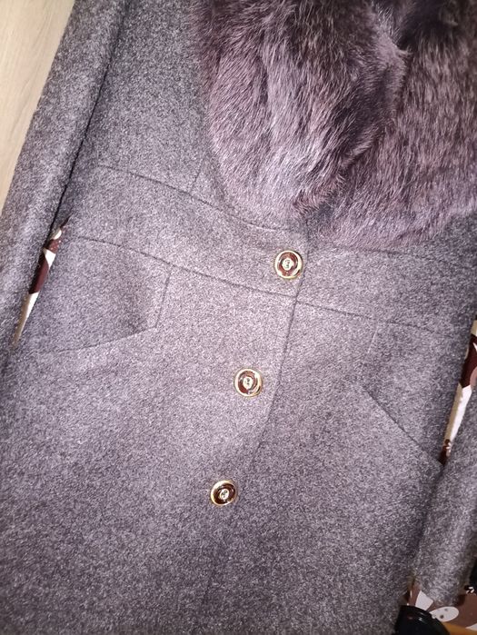 Пальто зимове з натур.хутром