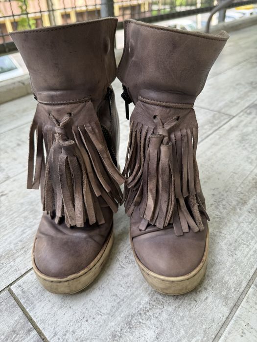Buty botki włoskie skorzane na koturnie  36