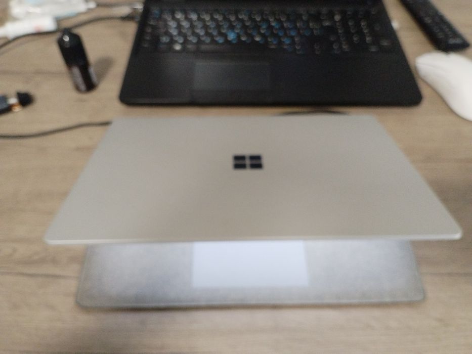 ноутбук Microsoft Surface Laptop 2