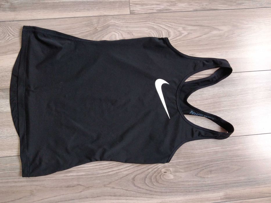 Koszulka nike rozmiar s w bardzo dobrym stanie