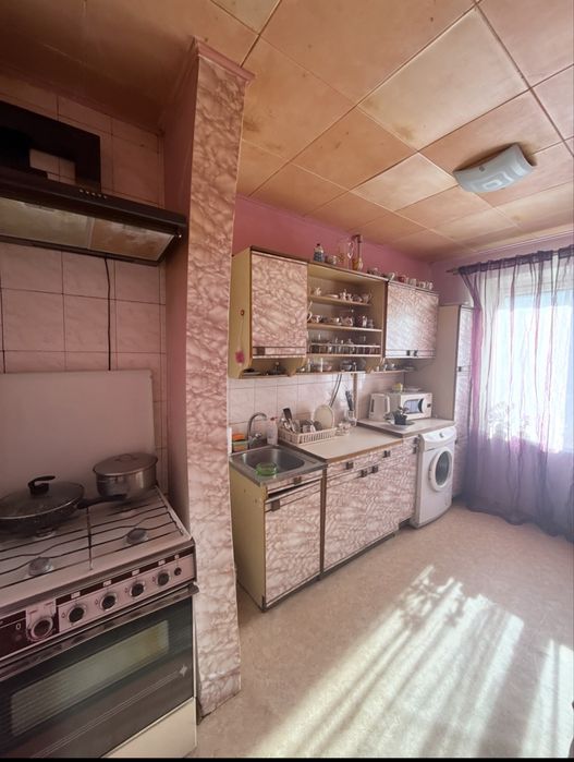 Левада  3к  панельний Будинок  65000$