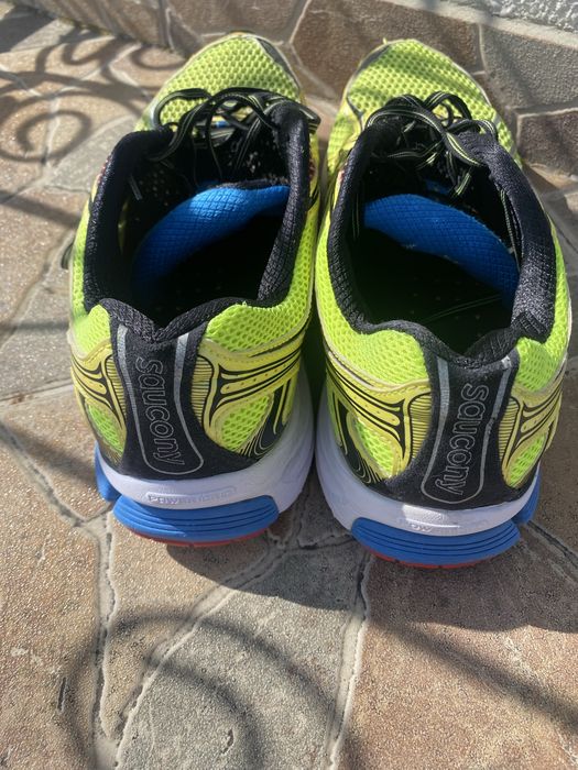 Соловічі кросівки в хорошому стані