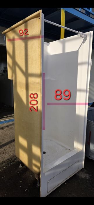 Kabina prysznicowa do kontenera z laminatu