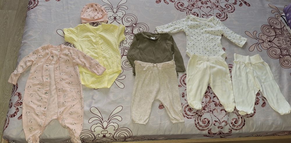 Безкоштовно пакет речей на дівчинку