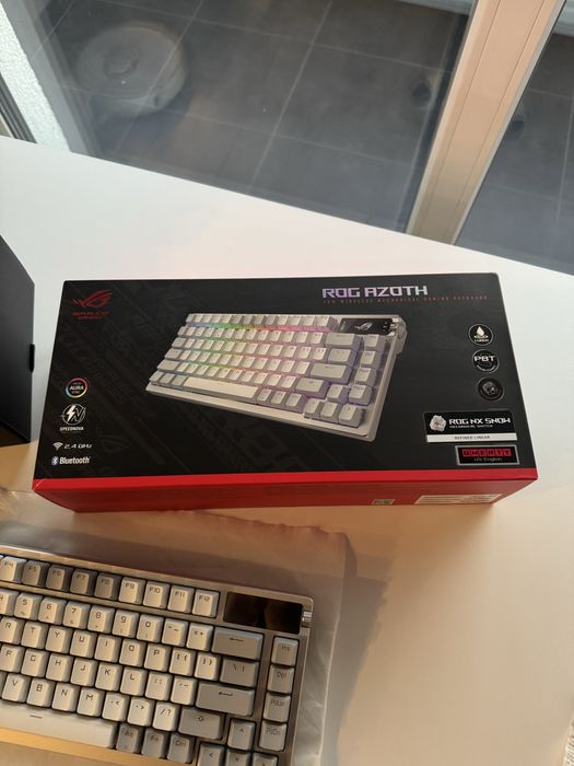 Клавіатура ASUS ROG Azoth