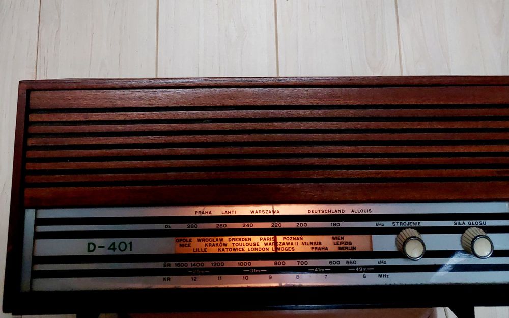 Radio D-401 lampowe