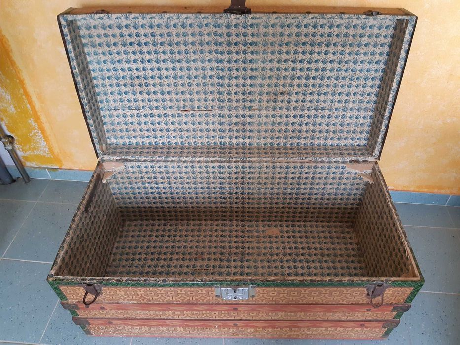 Baú - Arcas Madeira Maciça Antigas  Mesa Ferro Fundido castanha