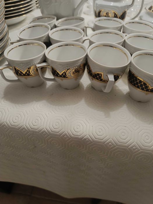 Serviços jantar completo + café (c/ 83 peças)