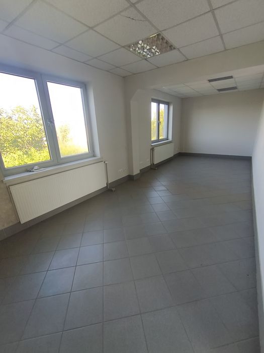 Lokal biurowo-usługowy 200 m²  Łomianki | przy trasie