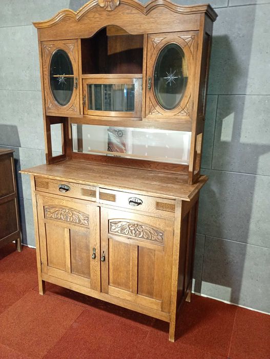 Bardzo ładny dębowy kredens 2-częściowy, możliwy transport do 200 km