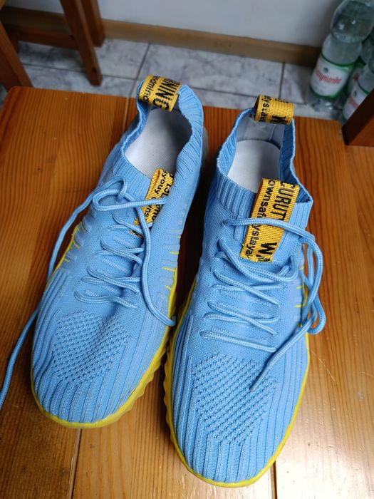 Fajne letnie buty sportowe rozmiar 42