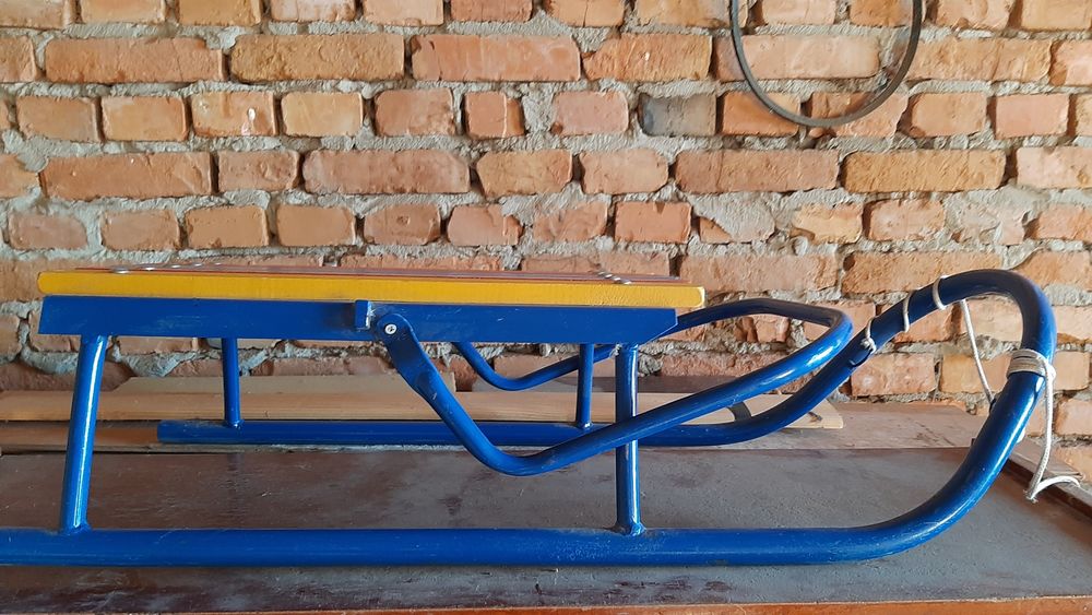 Санки у дуже хорошому стані