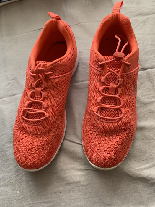 Кросівки жіночі Venice 39 розмір