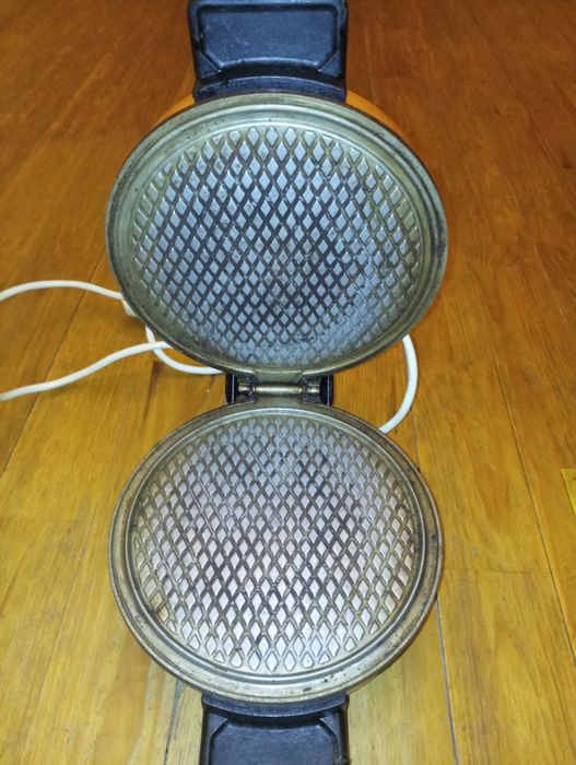 Электровафельница "Светлана" (СССР),б/у