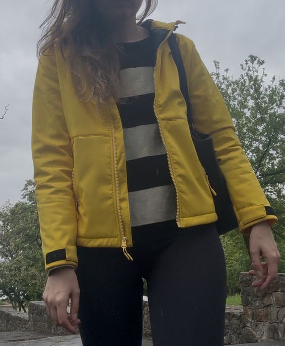 Куртка жіноча staff