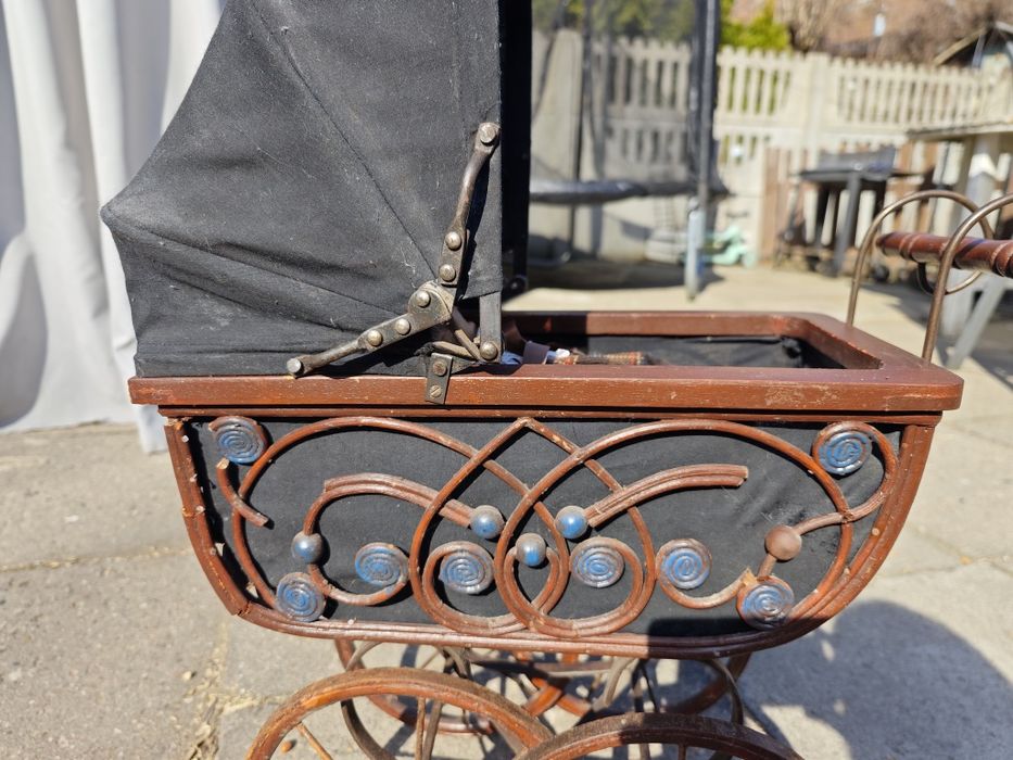 Wózek zabytkowy dla lalek