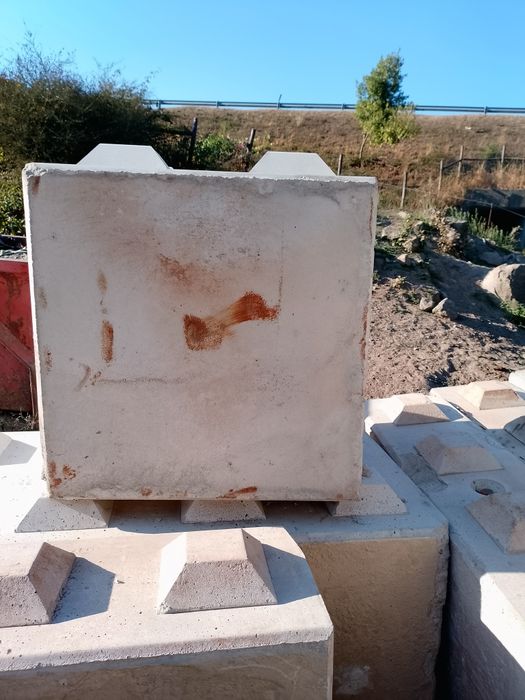 Vendo cubos de betão