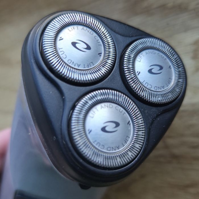 Електро бритва Philips Philishave 4608