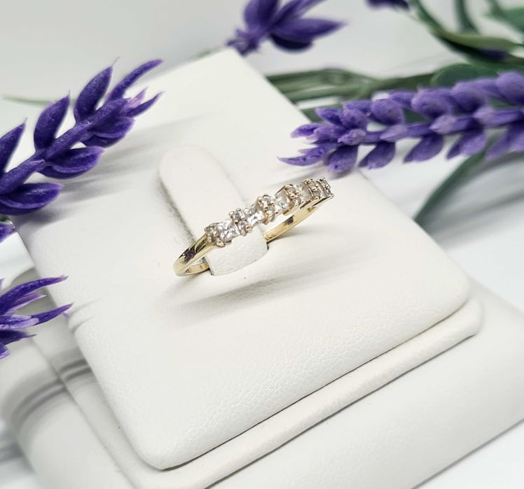 Piękny złoty pierścionek p.585