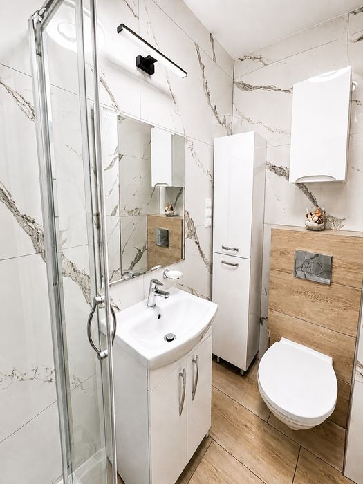 Noclegi Wrocław Niezależny apartament wynajem krótkoterminowy kwatery mieszkanie na doby łazienka aneks kuchenny