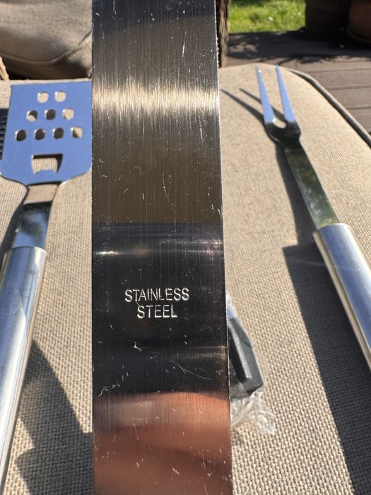 Przybory do grilla ze stali nierdzewnej