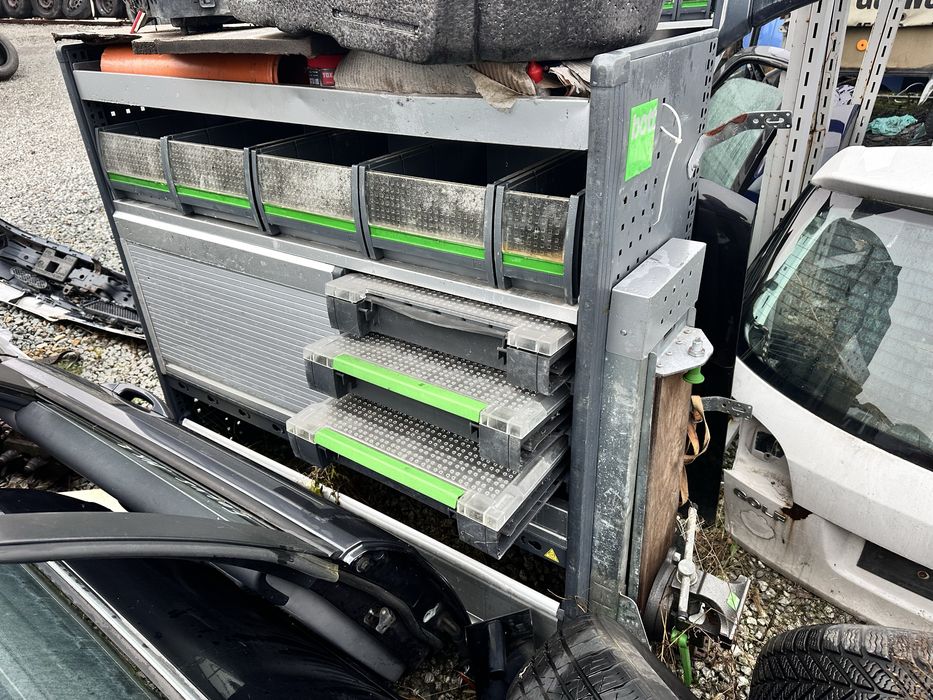 Zabudowa warsztatowa regały imadło  trafic vivaro t5  sprinter crafter